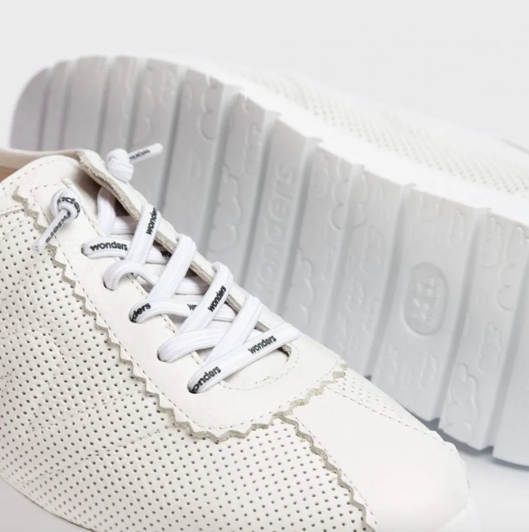 A2424 White Sneaker