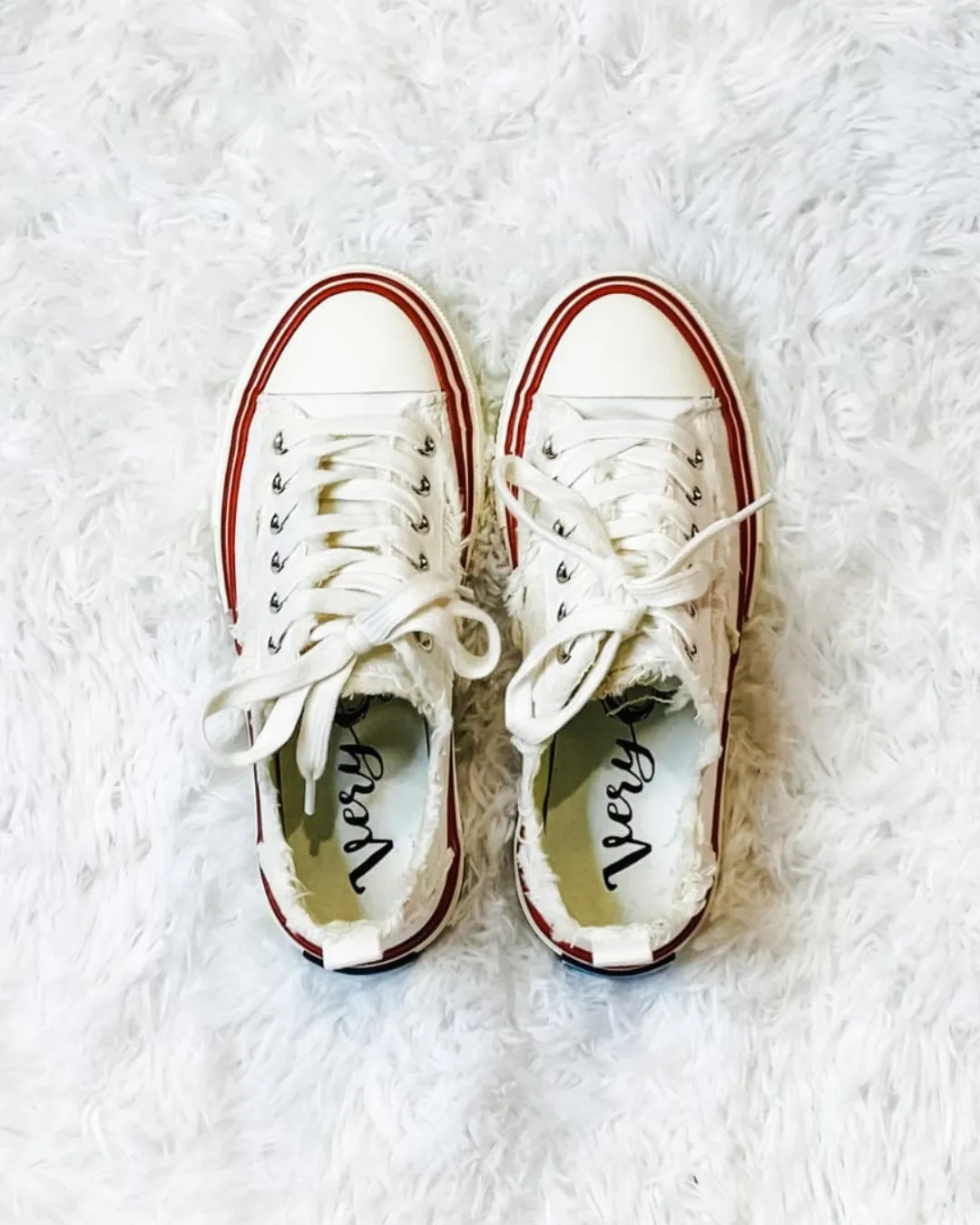 Adorable Dako Sneakers