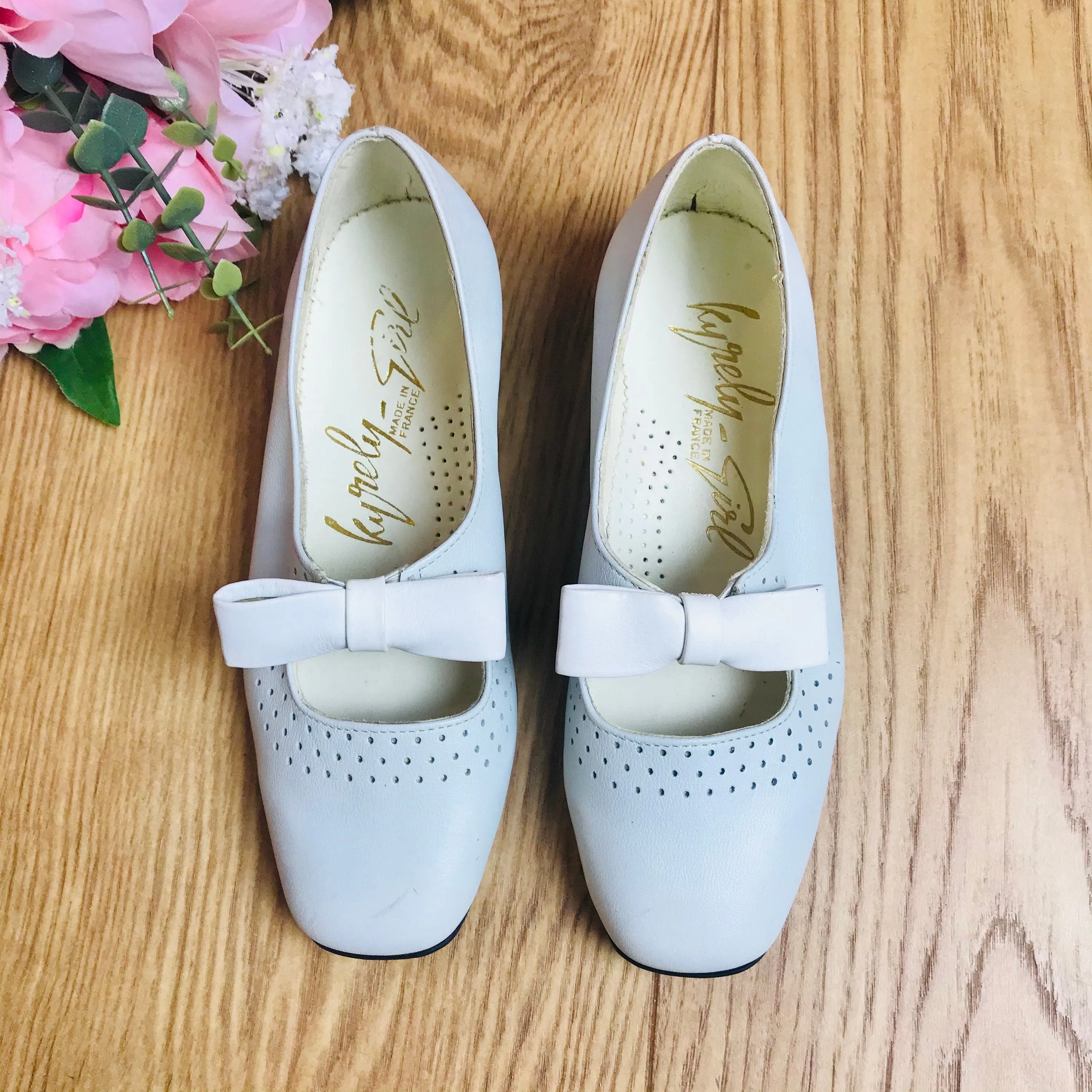 Deadstock 1970's White Leather Kids Mary Janes Made in France EU 28