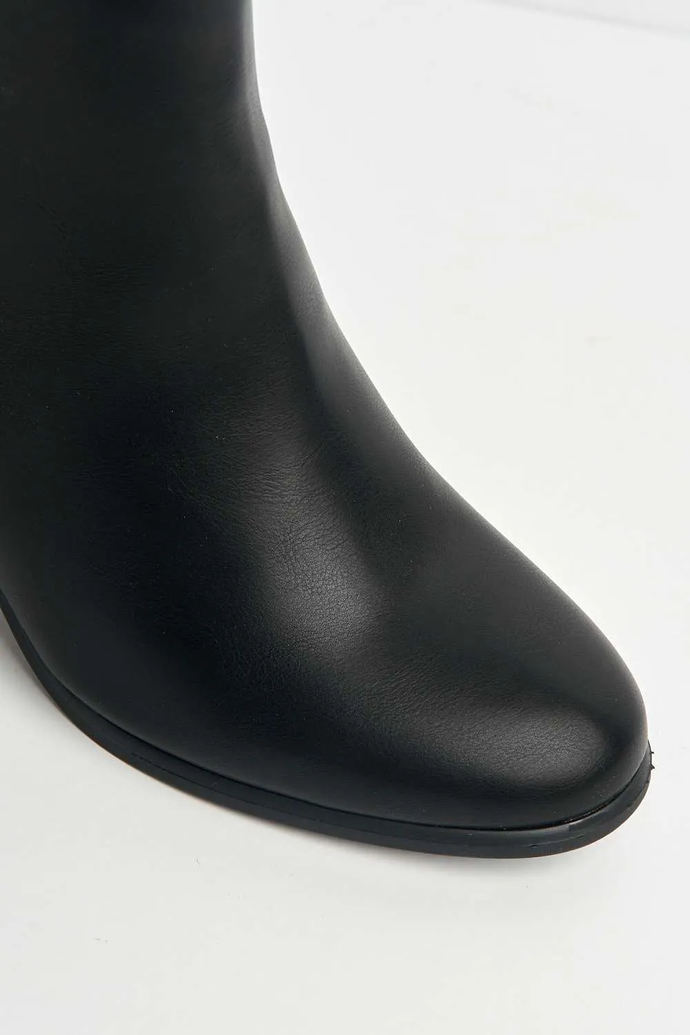 Elsha Block Heel Ankle Chelsea Boots in Black Matt