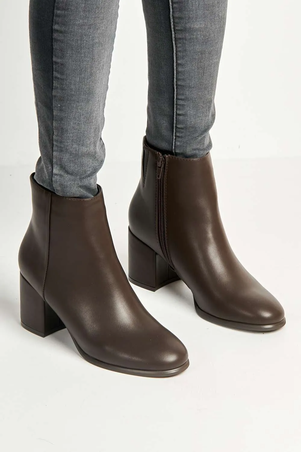 Elsha Block Heel Ankle Chelsea Boots in Chocolate