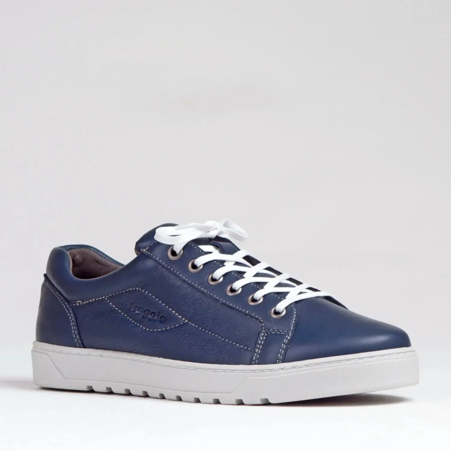 Men’s Sneaker with Removable Footbed in Navy - 12220